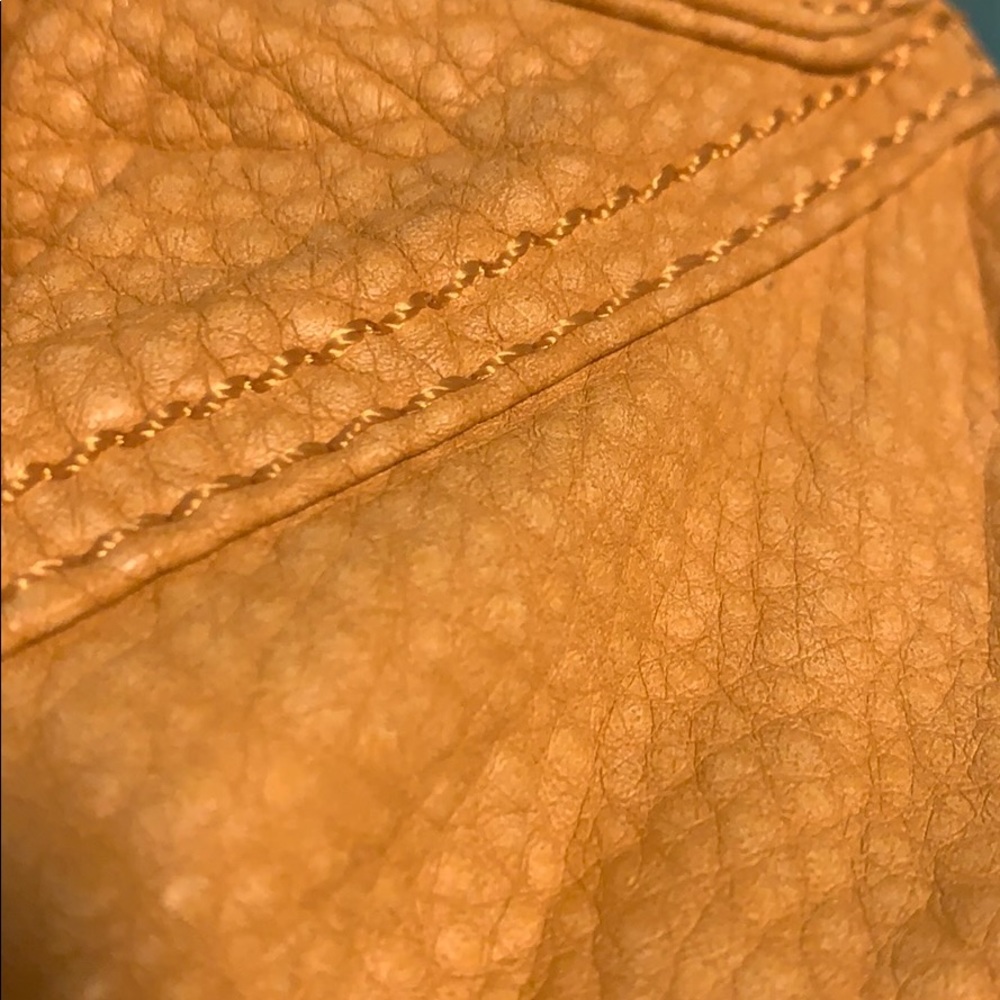 Red purse - Picture 4 of 5